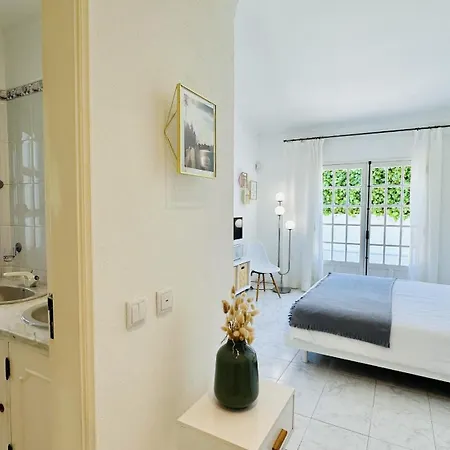 - Private Pool - 9 Guests - Villa