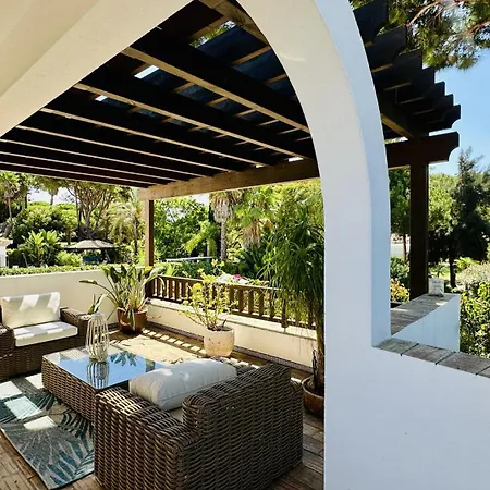 Villa - Private Pool - 9 Guests -
