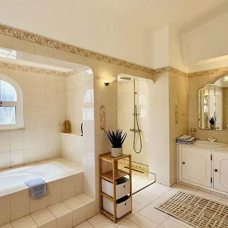 - Private Pool - 9 Guests - *
